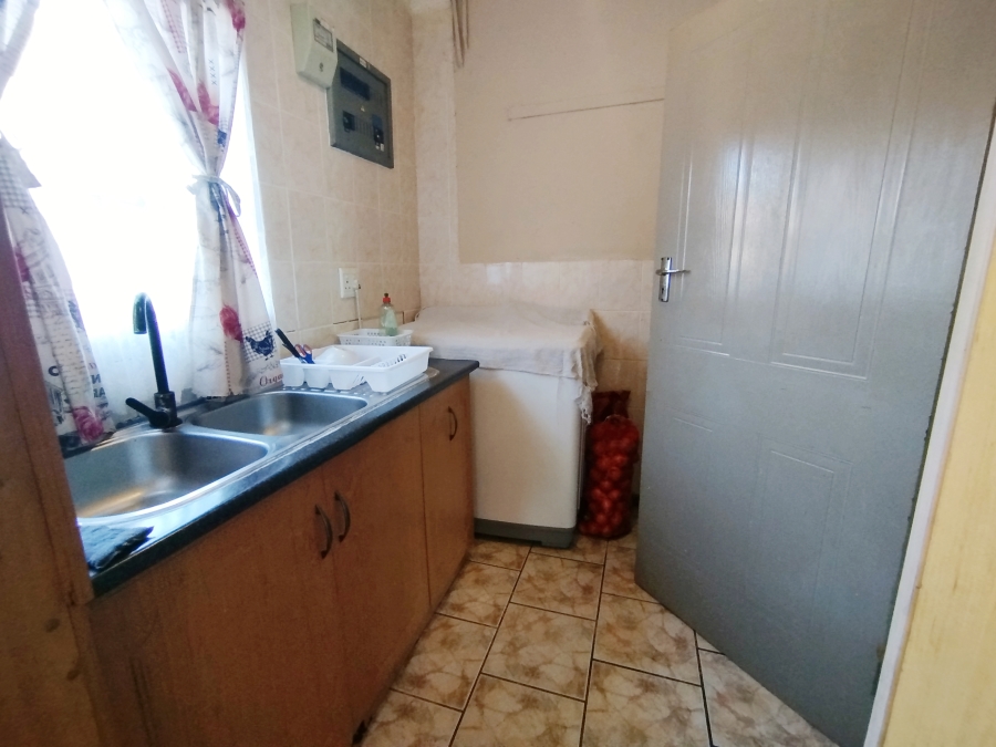 To Let 3 Bedroom Property for Rent in Vredenburg Western Cape